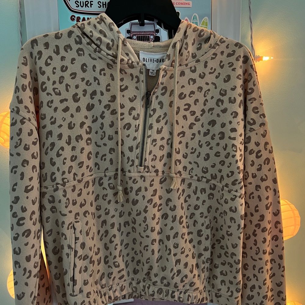 Cheetah Print Half Zip!🐆